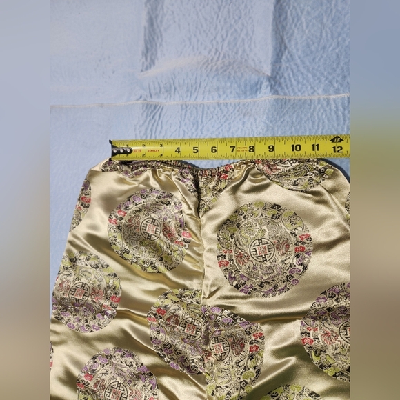 Tradiotional ChineseKids Cream and Red Set Size 15. - Picture 12 of 15